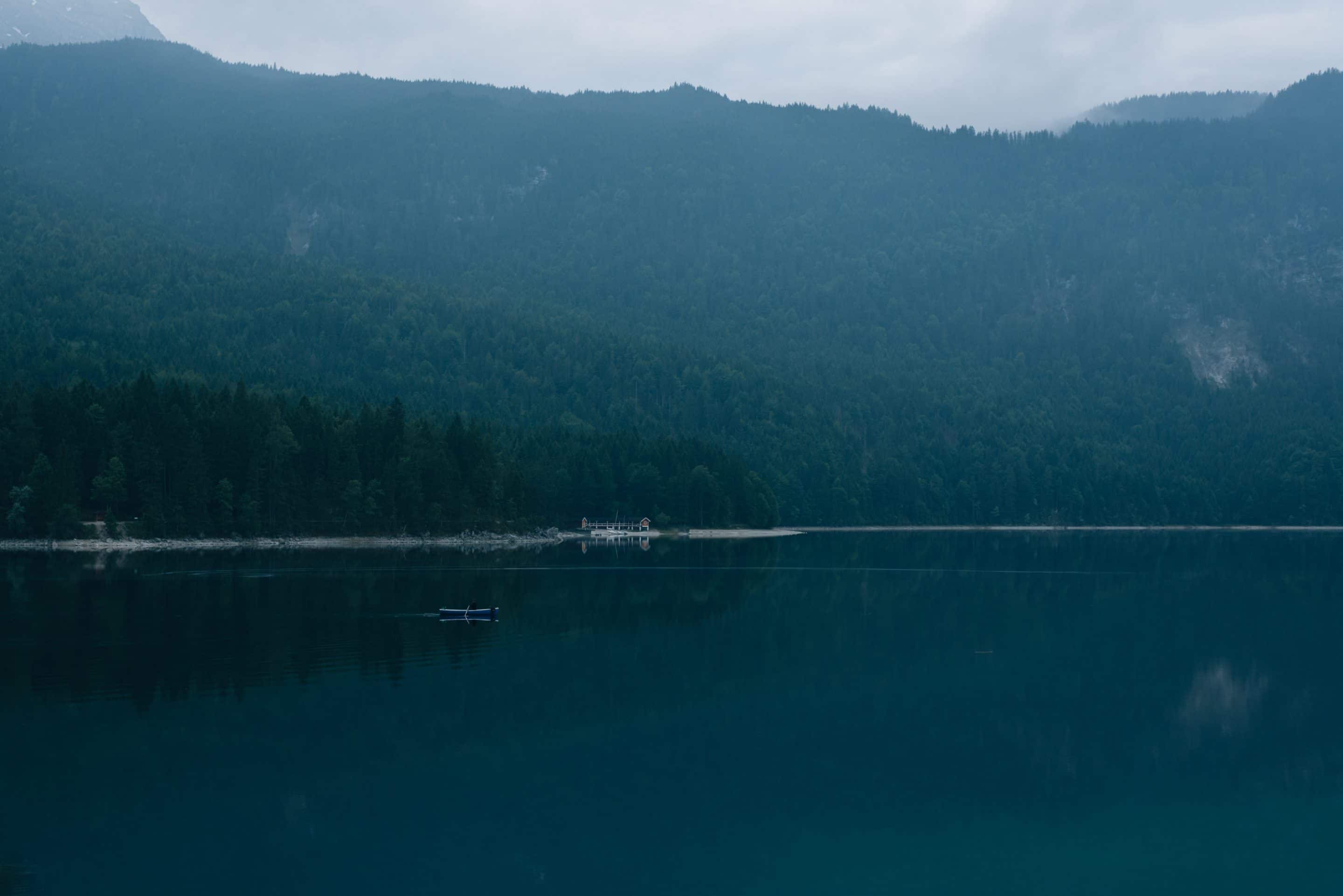 Memories from a moody morning in the forest at the stunning lake Eibsee in southern Germany and its intriguing landscape by photographer Michael Schauer